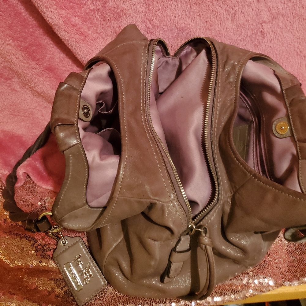 Handbag - Picture 3 of 8